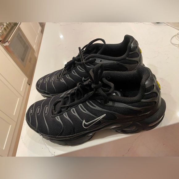 Nike trainers for sale- Gently used in good condition - Picture 2 of 6